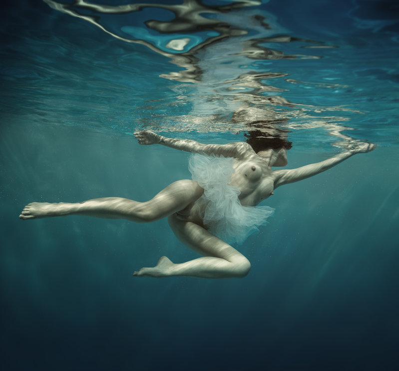 799x743, 78 Kb / под водой, вода, юбка, пачка, fly10, Полина Князева