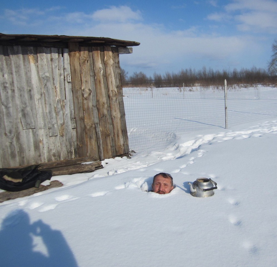 900x867, 154 Kb / снег, голова, чайник, белое солнце пустыни