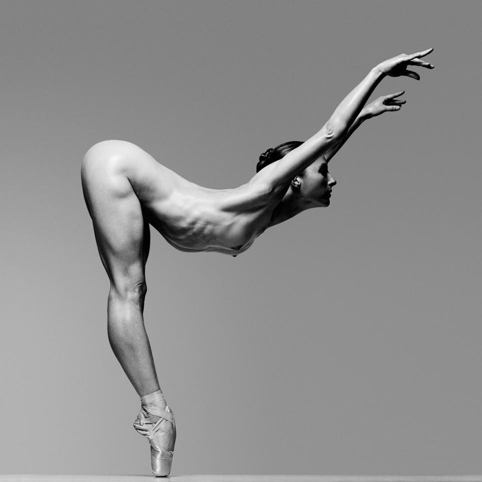 965x965, 120 Kb / балерина, голая, ч/б