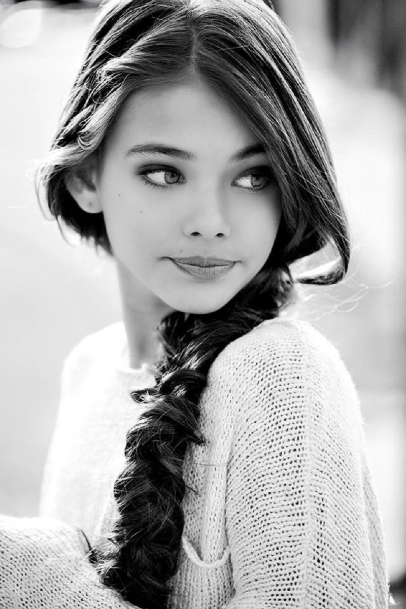 800x1200, 253 Kb / девушка, коса, ч/б