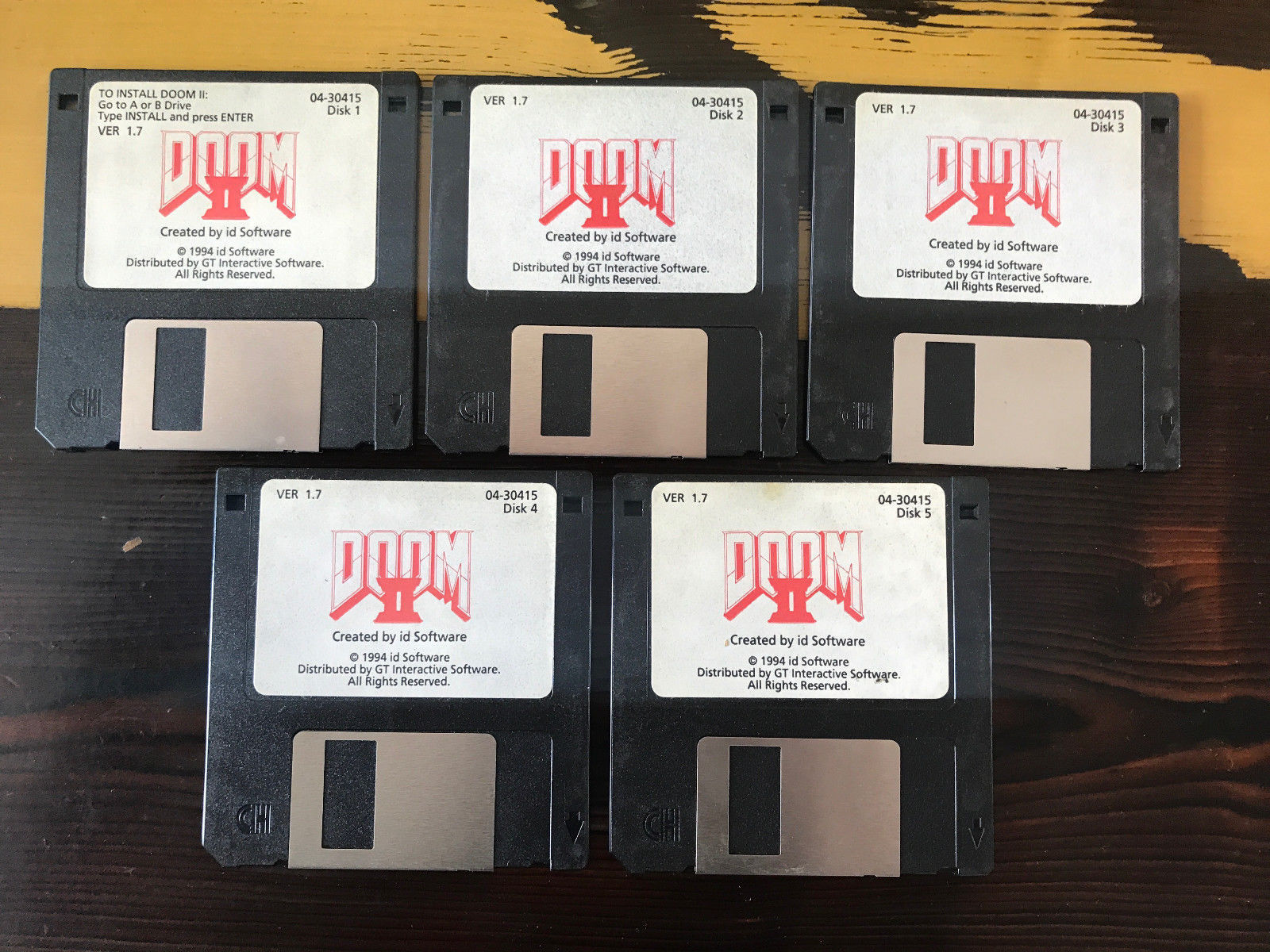 1600x1200, 372 Kb / дискета, doom