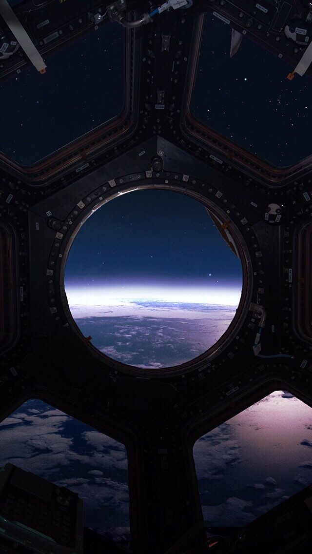 640x1136, 121 Kb / космос, орбита, иллюминатор, аппарат, земля, планета