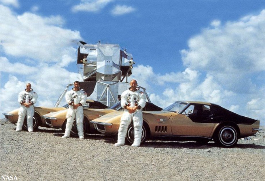 920x630, 110 Kb / Экипаж, Аполло, автомобиль, спорткар, корвет, сша, космонавты, скафандр, НАСА