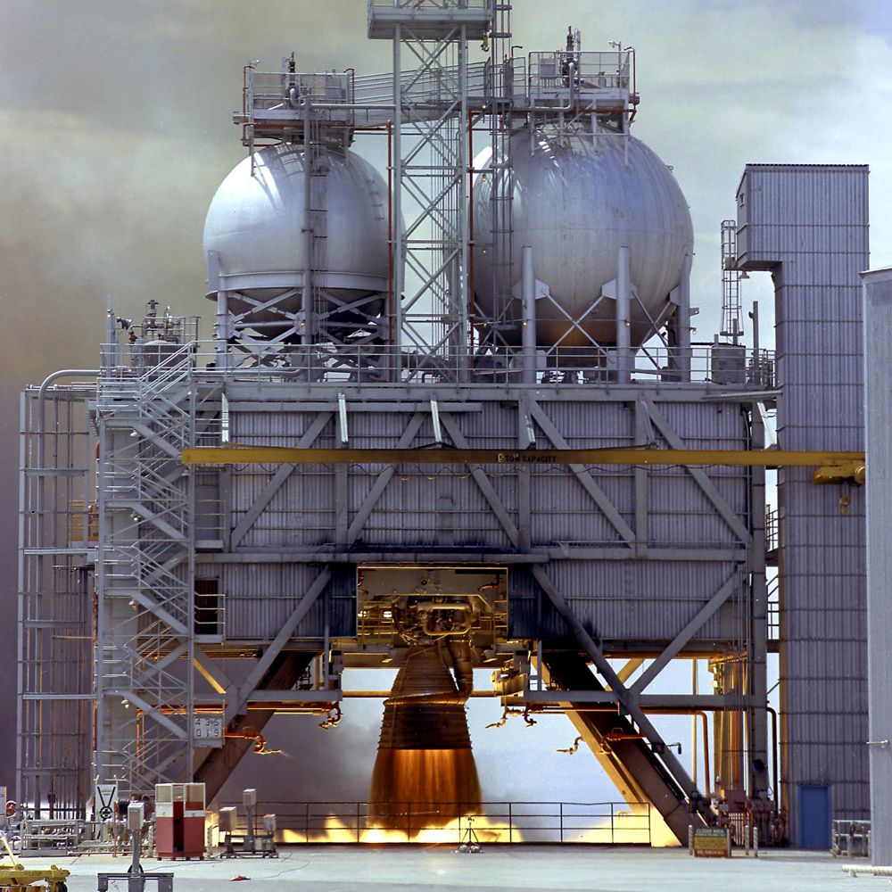 1000x1000, 184 Kb / F-1, двигатель, ракета, огневые, испытания, Saturn-5