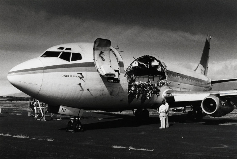 800x535, 99 Kb / ч/б, самолет, боинг, Boeing 737, катастрофа, разрушение