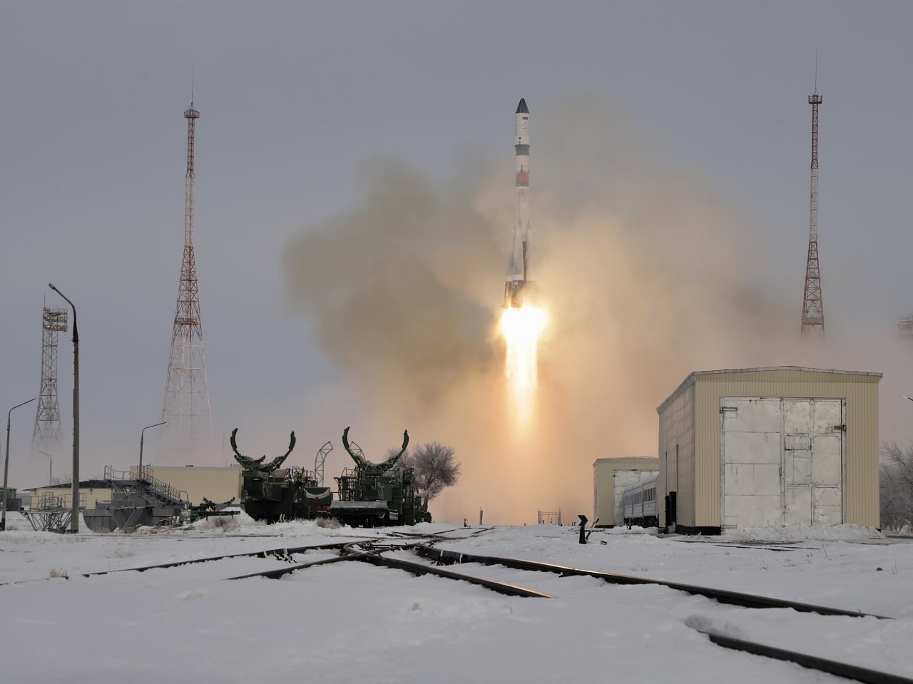 1280x959, 158 Kb / ракета, пуск, старт, союз, Космодром, Байконур
