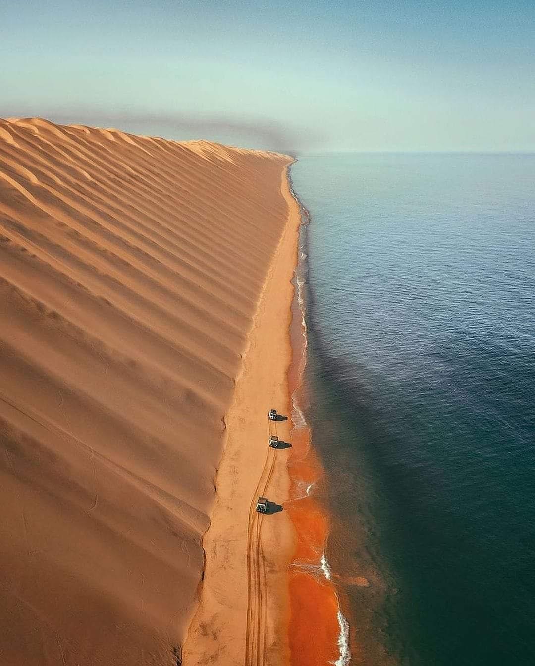 1080x1344, 145 Kb / Намиб, край, песок, авто, берег, пустыня, дюны, дюна