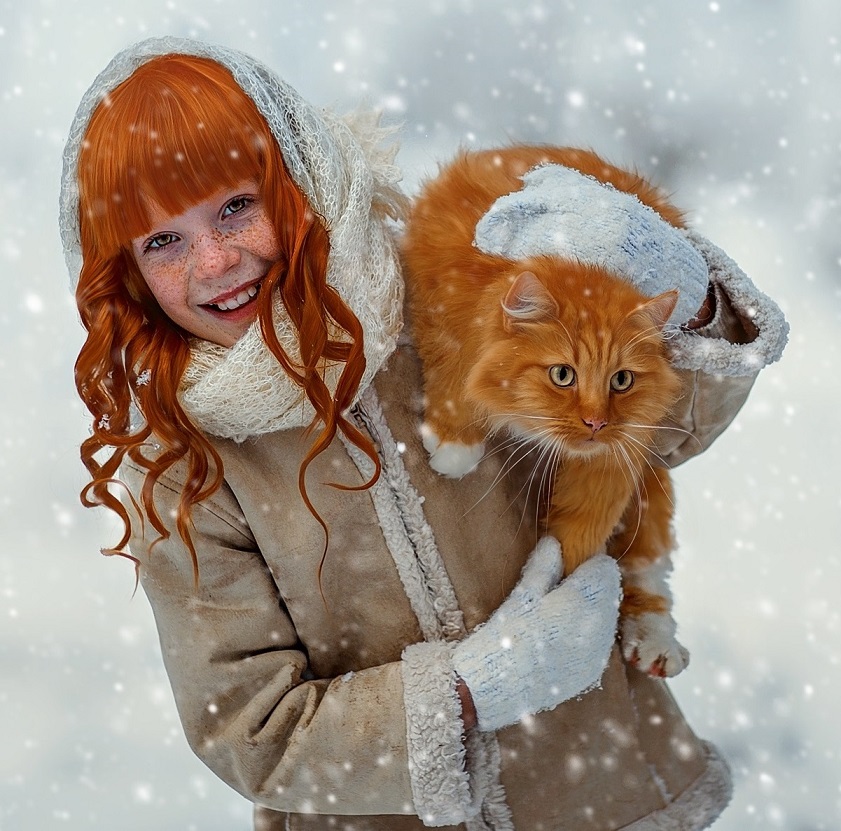 841x831, 231 Kb / рыжая, веснушки, дубленка, снег, кот, кошка