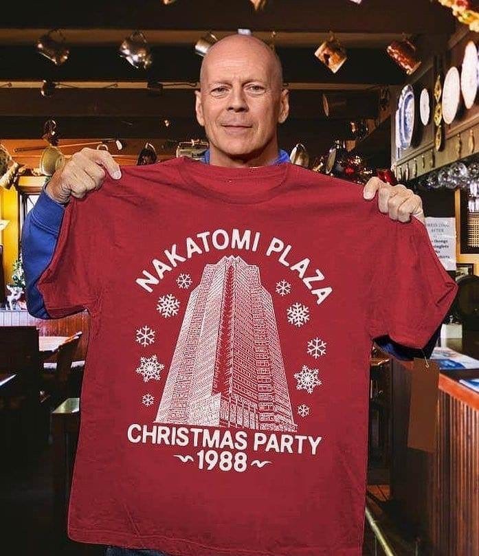 697x809, 122 Kb / Брюс Уиллис, футболка, крепкий орешек, Рождество, die hard, Bruce Willis