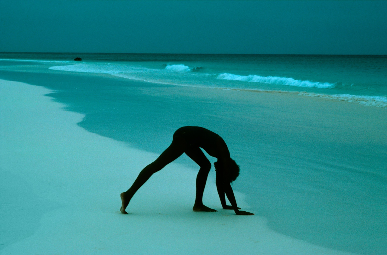 1280x843, 263 Kb / пляж, ночь, Frank Horvat, Багамы
