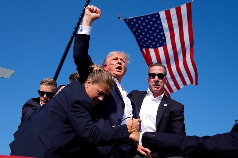 1000x667, 70 Kb / Трамп, флаг