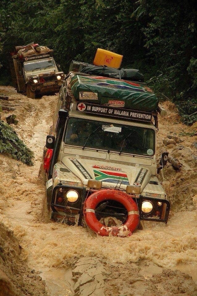 638x960, 253 Kb / автомобиль, классика, ретро, Land Rover, Defender, грязь, бездорожье, ралли