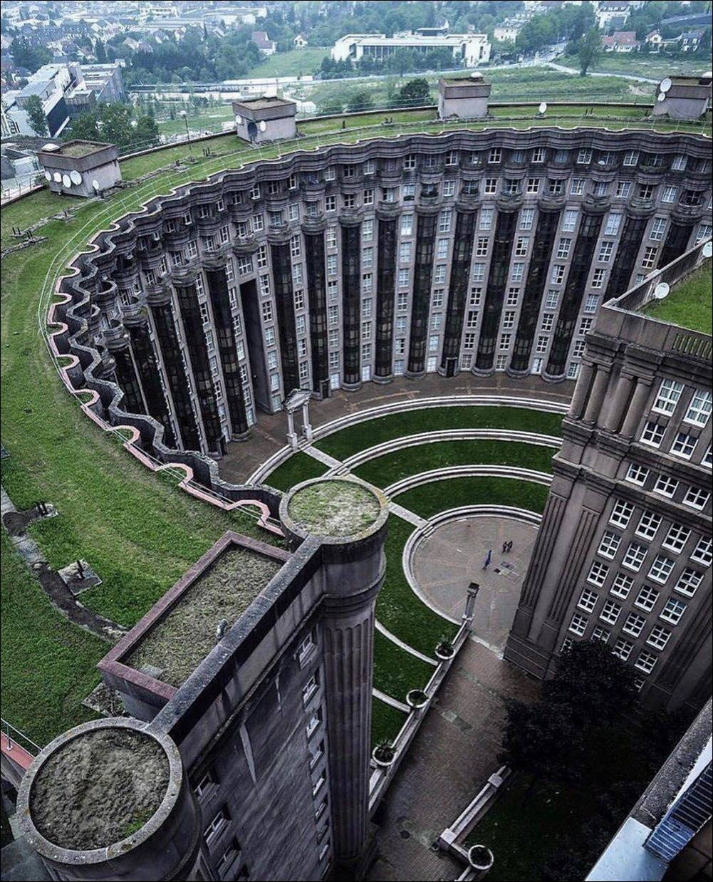 1001x1238, 278 Kb / Les Espaces d’Abraxas, архитектура