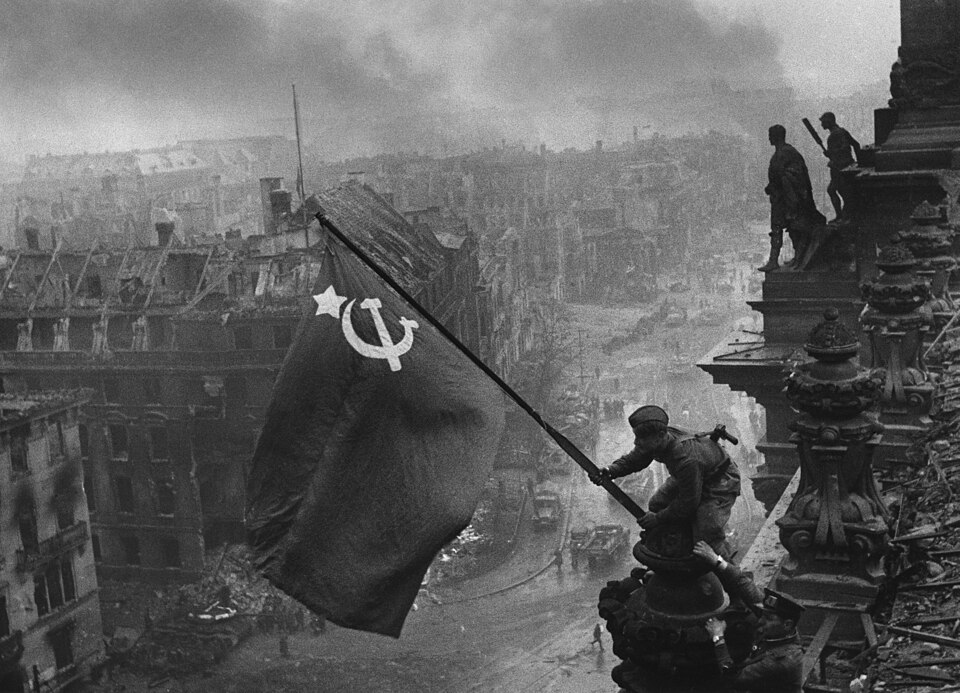 960x693, 162 Kb / знамя, Рейхстаг