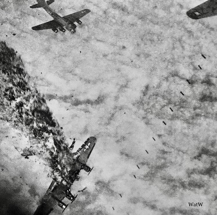 749x741, 138 Kb / Бомбардировщик, падение, ч/б, США, Германия