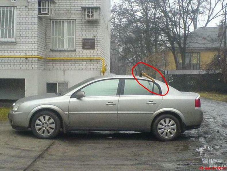790x593, 89 Kb / автовандализм, авто, топор