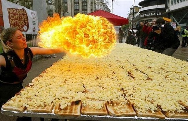 640x413, 76 Kb / тосты, огонь, сыр