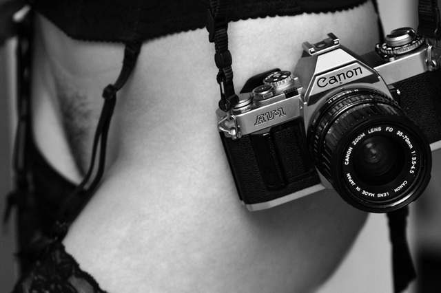 640x426, 79 Kb / чулки, ч/б, кэнон, фотоаппарат