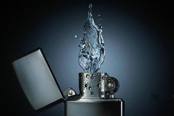 600x401, 22 Kb / зажигалка, вода