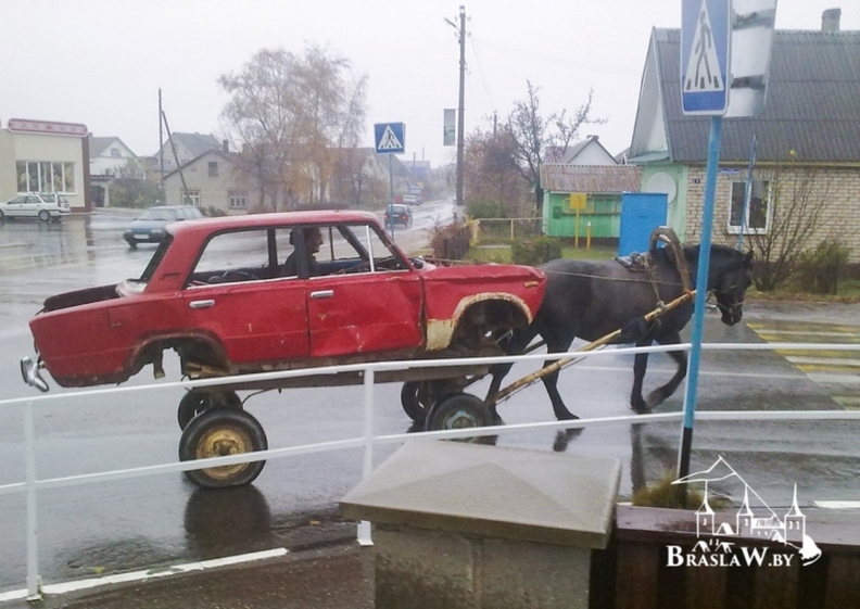 792x561, 295 Kb / лошадь, повозка, авто, копейка, кузов