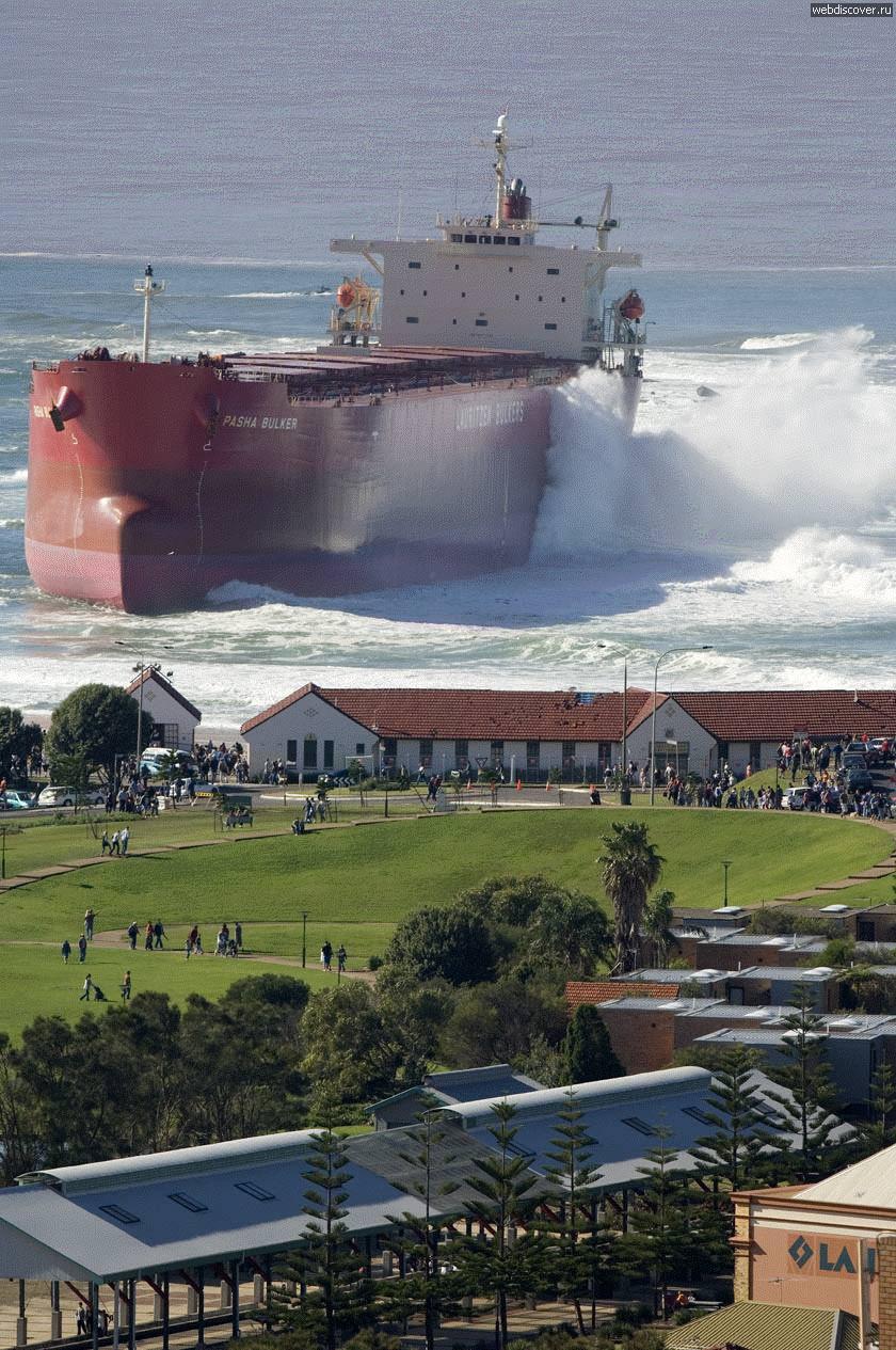 840x1265, 203 Kb / море, Pasha Bulker, мель, судно