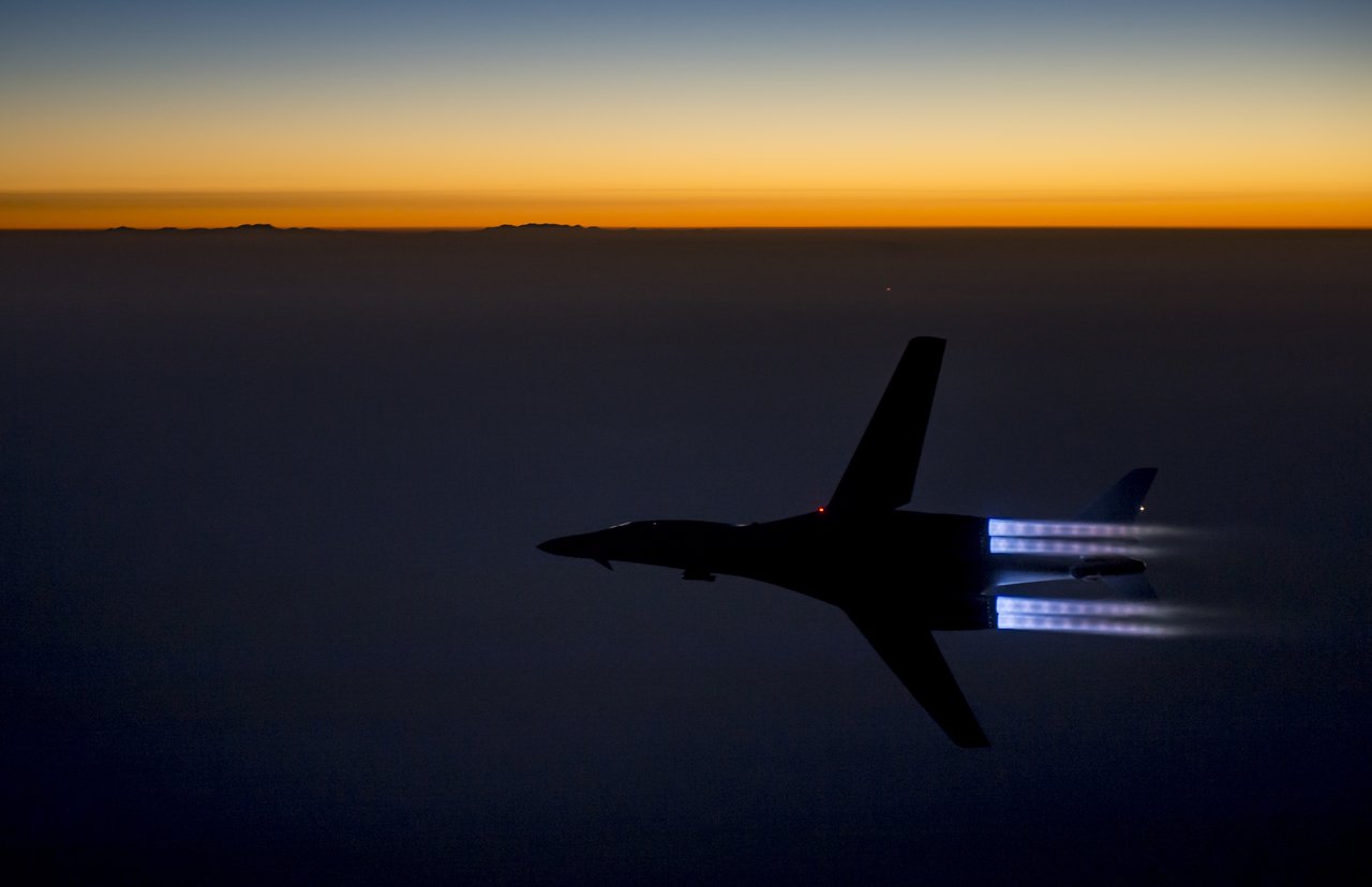 1280x828, 64 Kb / B-1B, самолёт, бомбардировщик, небо, форсаж, военщина