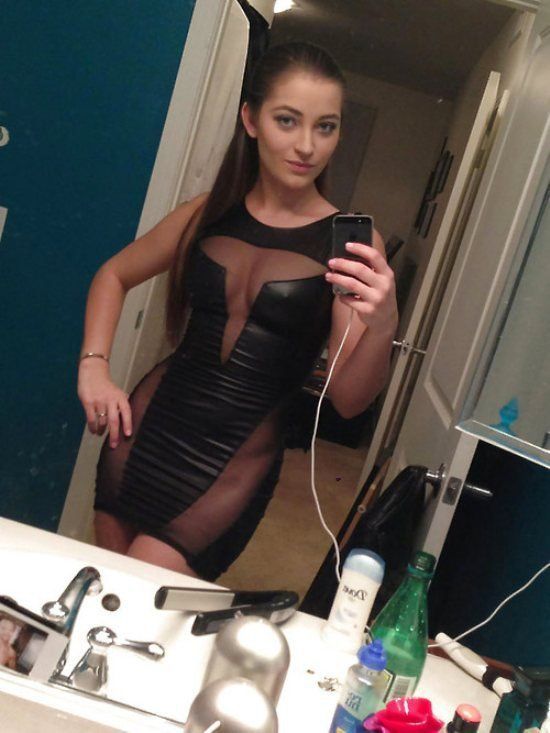 550x733, 54 Kb / девушка, платье, селфи, айфон, Dani, Daniels