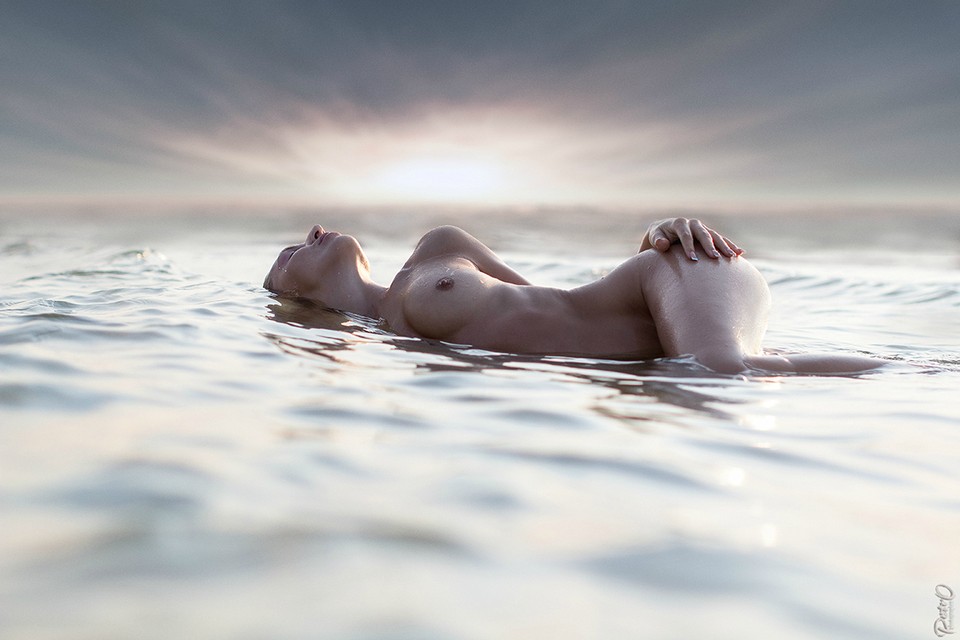 960x640, 79 Kb / Море, вода, закат, грудь, половина