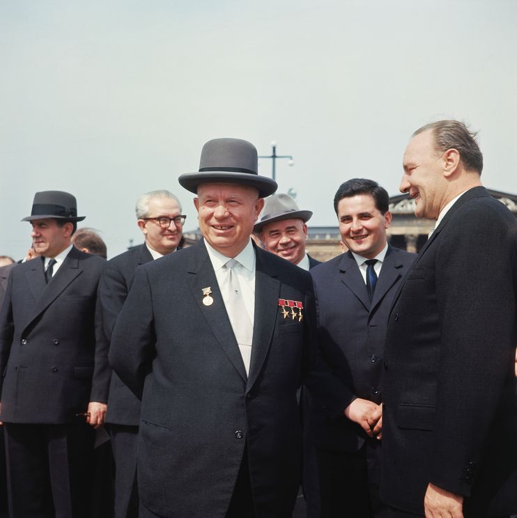 742x744, 47 Kb / хрущев, андропов, громыко