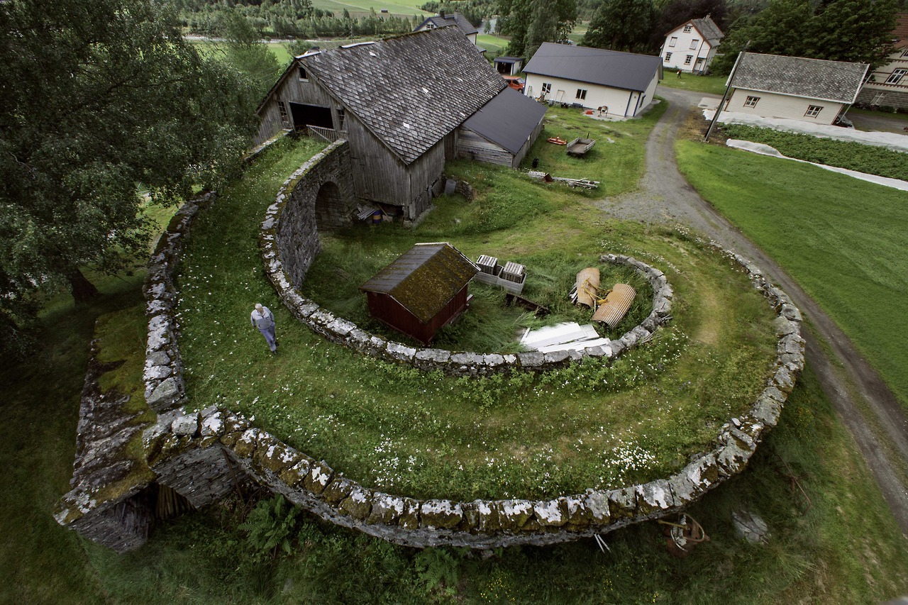 1280x853, 331 Kb / амбар, дорога, съезд, серпантин