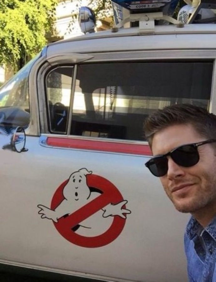 689x900, 170 Kb / Ghostbusters, Supernatural, Дин Винчестер, машина