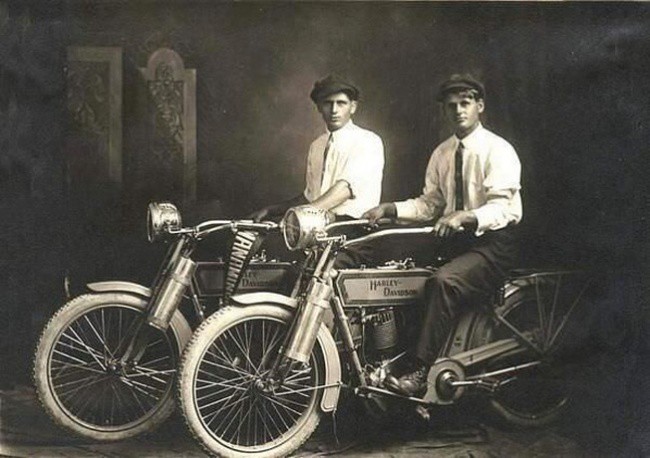 650x458, 74 Kb / мотоцикл, Harley-Davidson, основатели