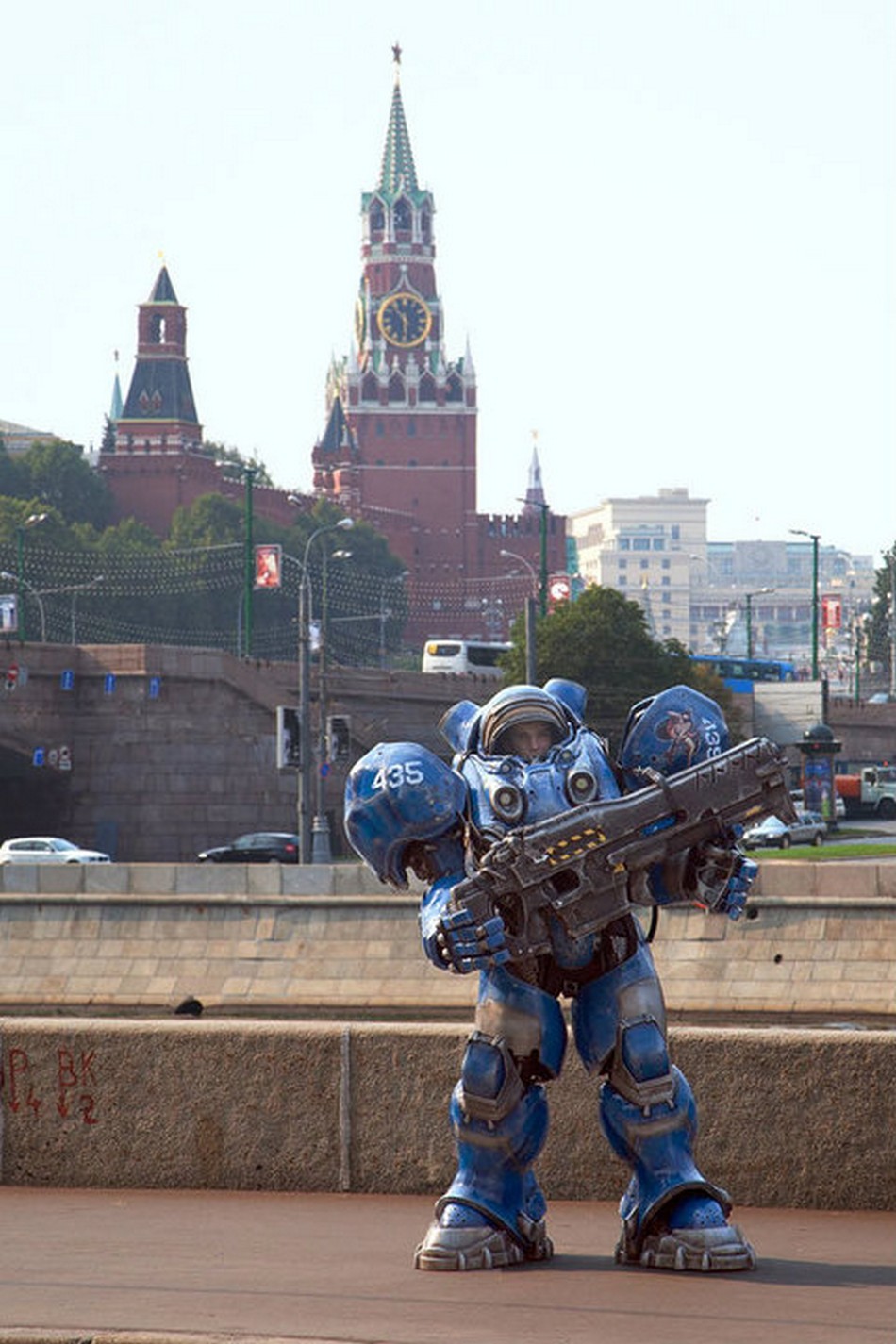 950x1425, 225 Kb / Космодесантник, стар крафт, кремль