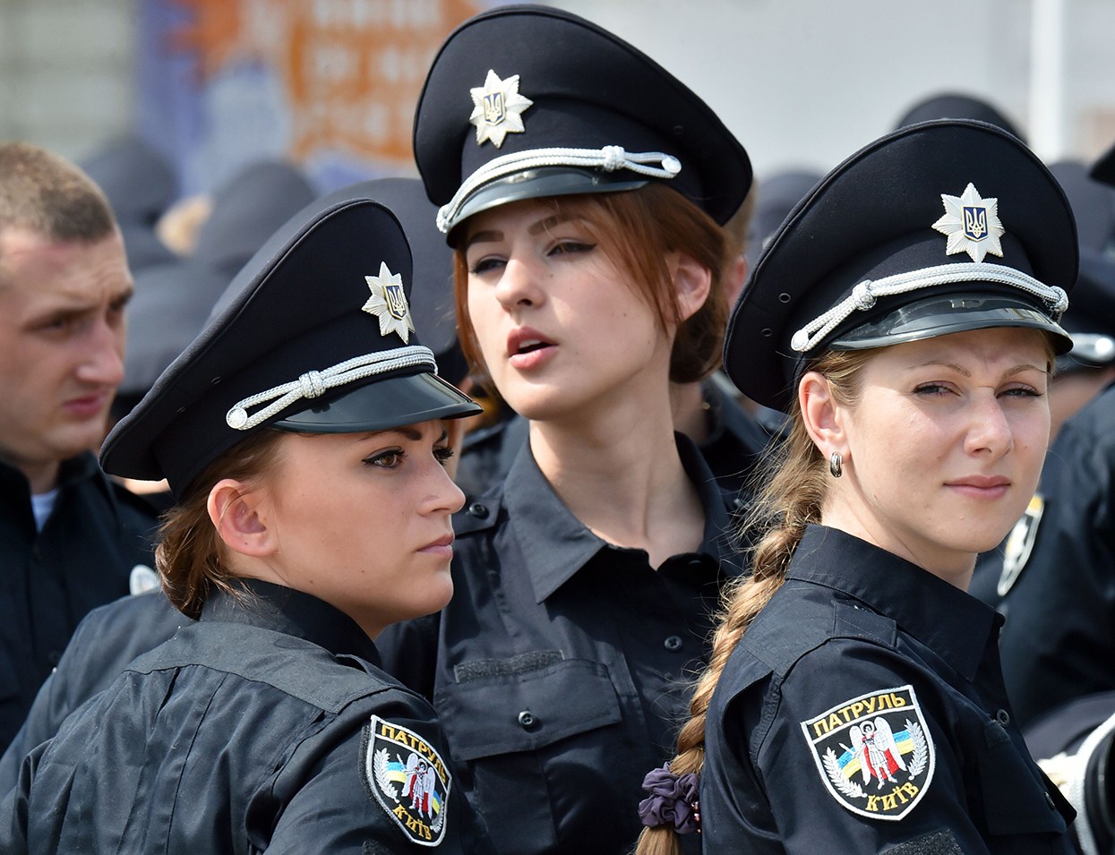 1245x955, 247 Kb / полиция, девушки, киев