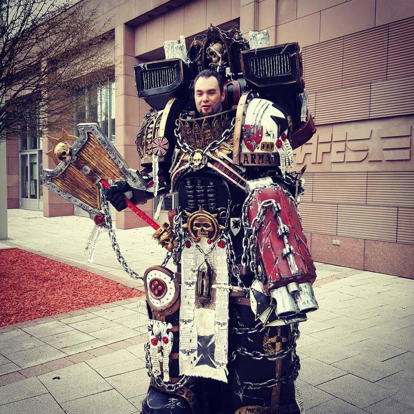 811x811, 185 Kb / косплей, cosplay, warhammer, 40k, космодесант,  space marine, капеллан, black templars