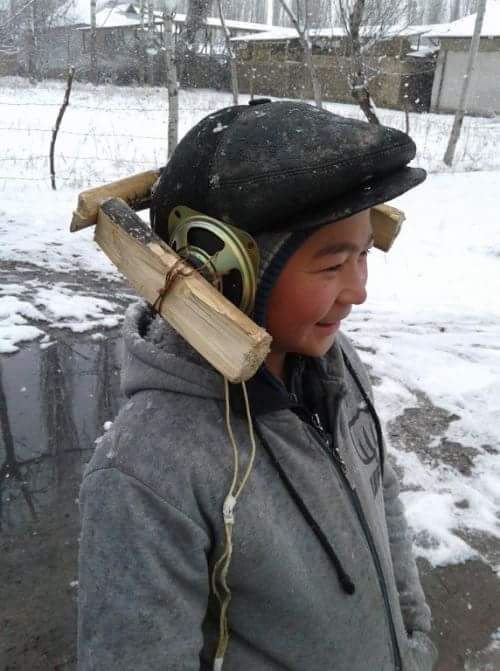 500x671, 40 Kb / наушники, шапка, зима
