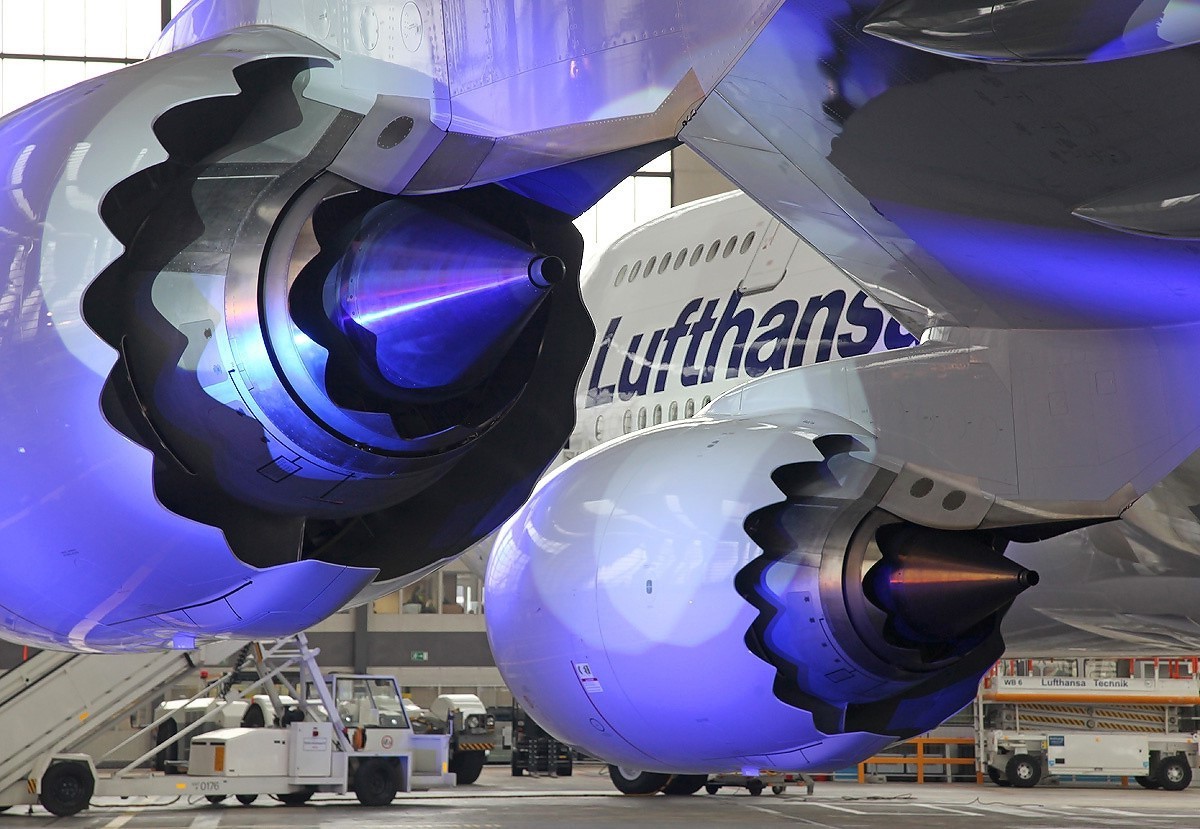 1200x829, 226 Kb / самолёт, двигатель, lufthansa, боинг, 747, boeing