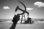Серп, молот, нефтяная вышка