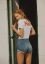 майка, джинсы, шорты, улыбка, дверь, Camille Rowe
