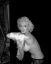 Marilyn Monroe, ч/б, стремянка